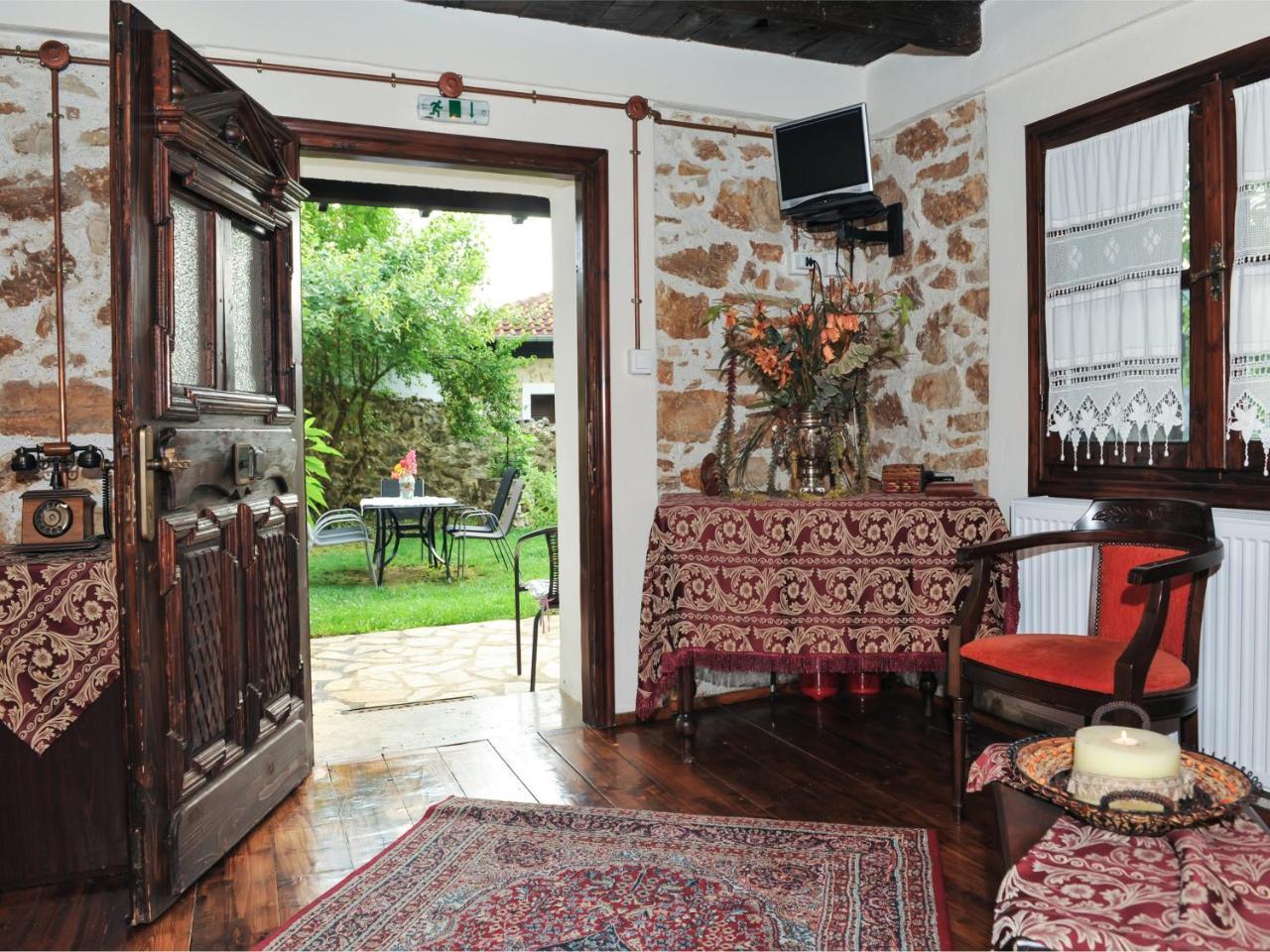 To Archontiko Guesthouse Villa 斯塔夫鲁波利 外观 照片